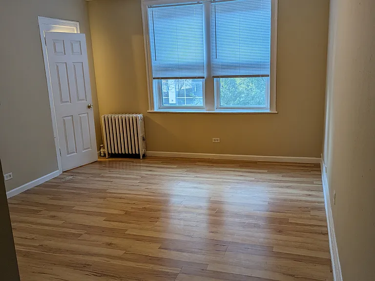 4421 N Broadway St #12 — Photo 3
