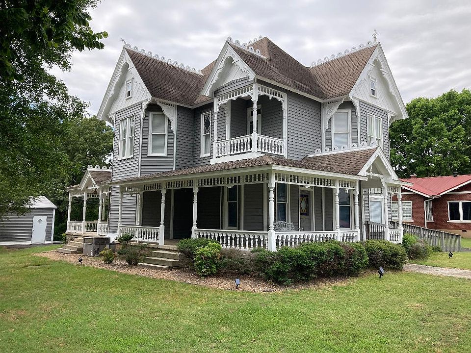 1st image of 705 W Main St