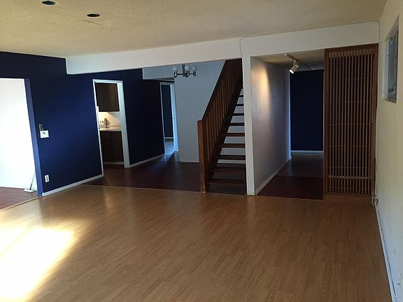 Livingroom towards Dining Room