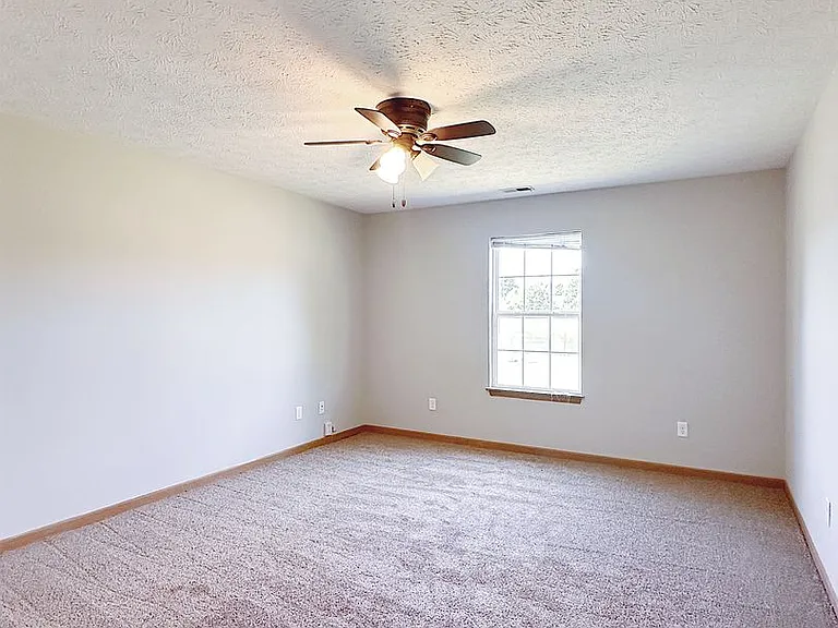 2332 Hopkins Dr — Photo 17