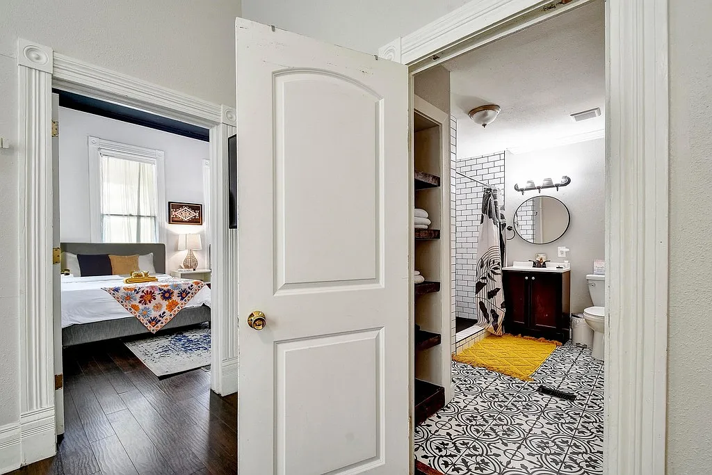 319 E Courtland Pl — Photo 4