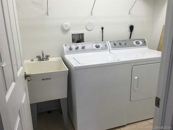 4th image of 2601 SW 120th Ter #2012