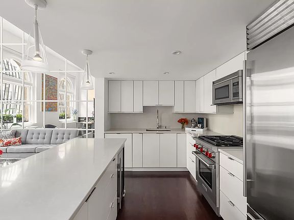 4th image of 240 Centre St #2A