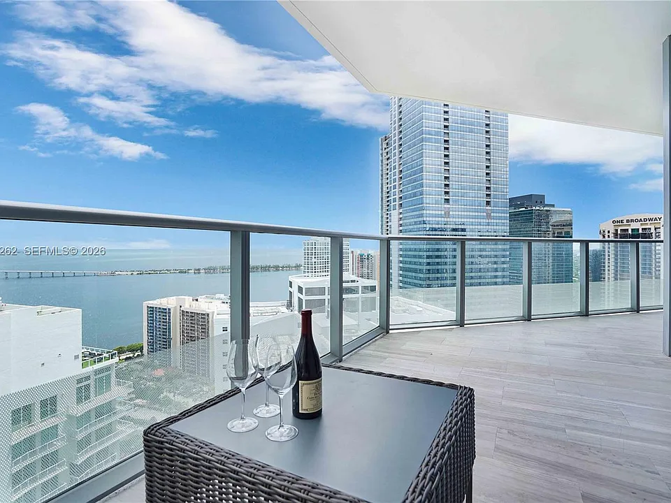 1300 Brickell Bay Dr #3402