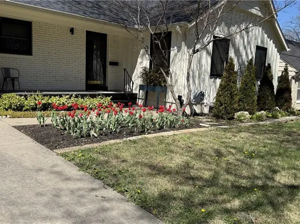 4712 W 77th St, Prairie Village, KS 66208