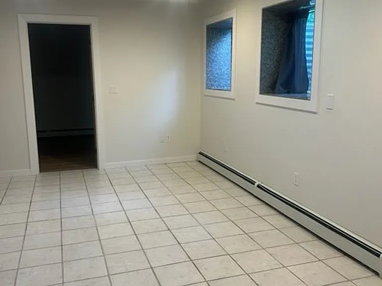 702 Bennett Ave — Photo 4