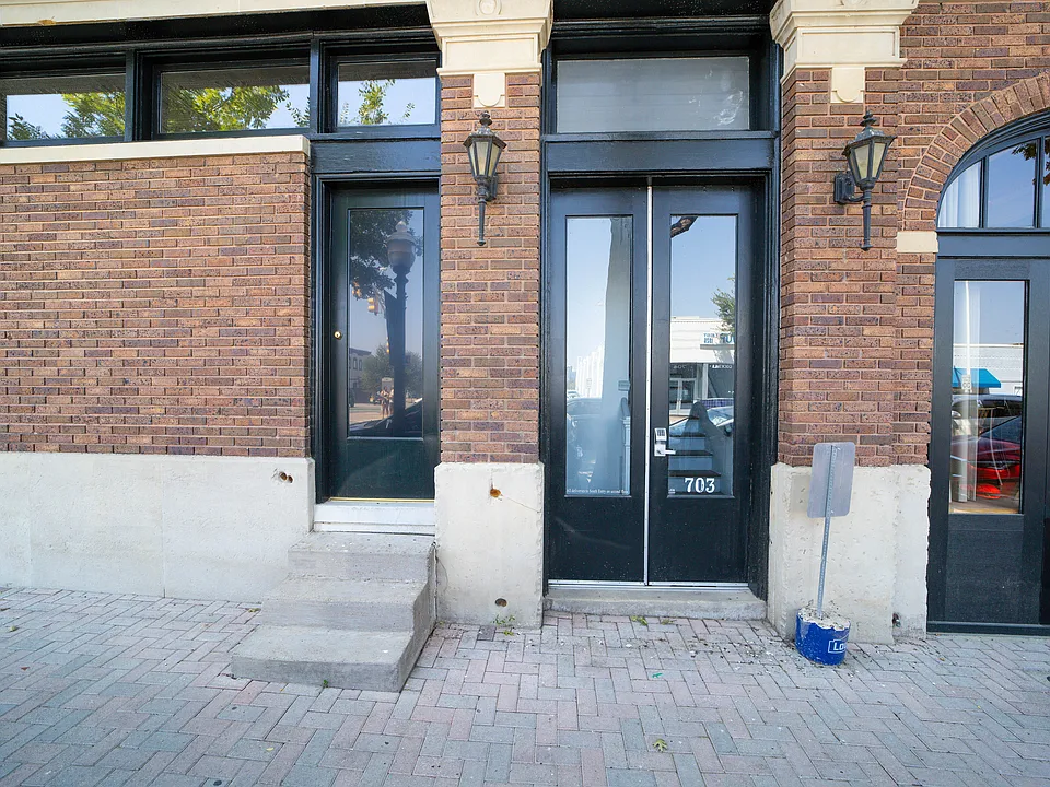 725 W Magnolia Ave #201