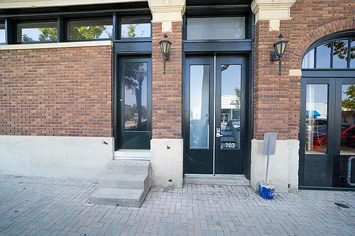 725 W Magnolia Ave #201 Photo 1