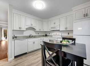 489 Wolcott St APT 46, Bristol, CT 06010