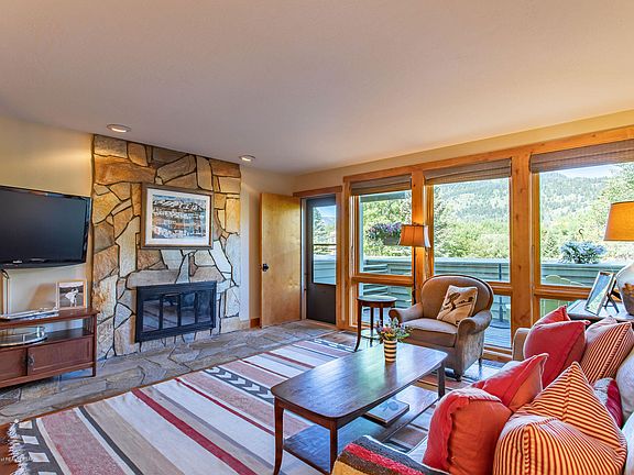 2nd image of 3544 N Lake Creek Dr Unit 2115