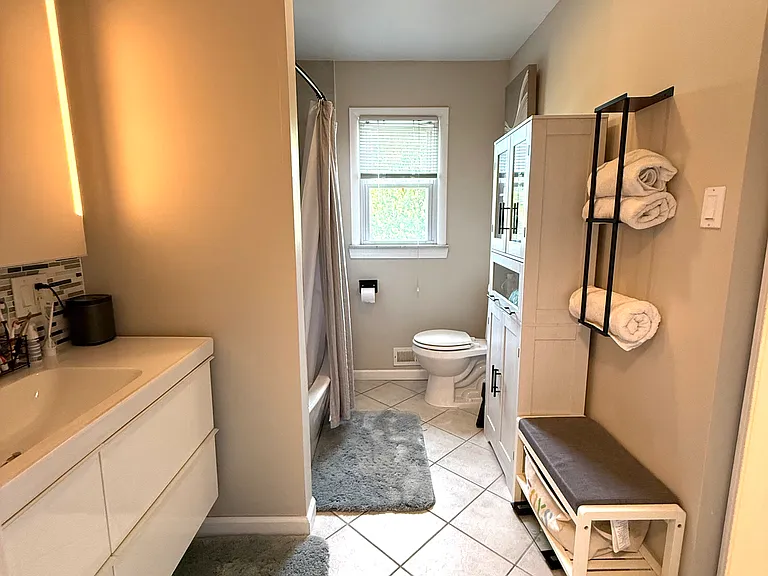 1087 Pleasant Valley Way — Photo 9