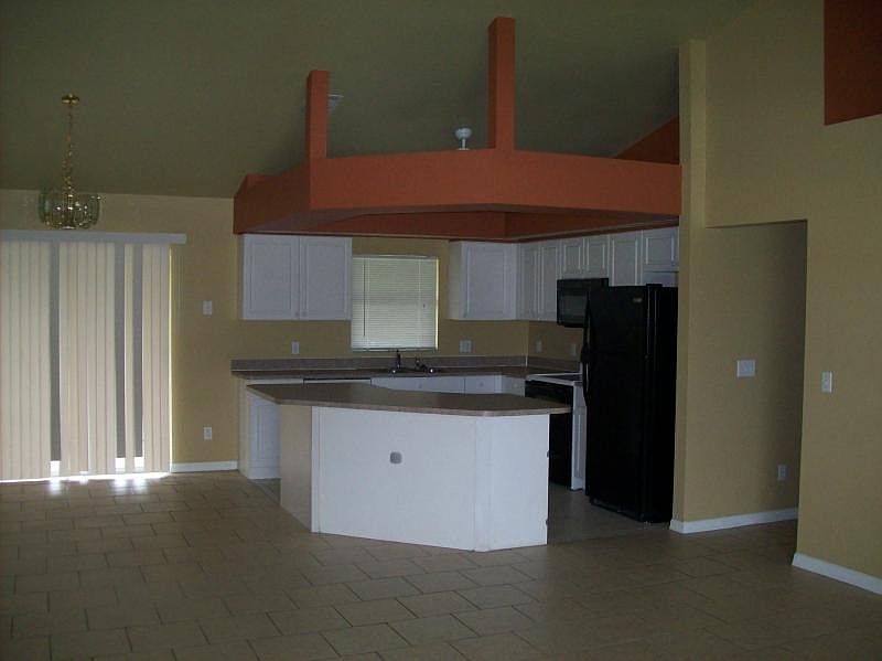 1st image of 828 Chezy St E