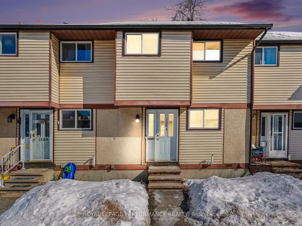 1584 Feather Ln, Ottawa, ON K1T 1V4