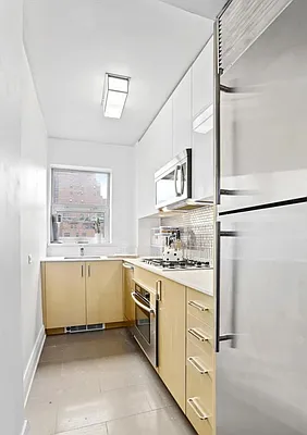 Rented by Vertical Real Estate LLC | media 11