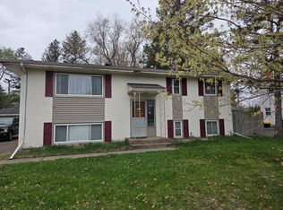 9152 Lexington Ave N, Circle Pines, MN 55014