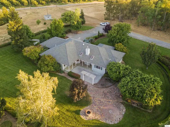 23011 Alpha Ln, Red Bluff, CA 96080