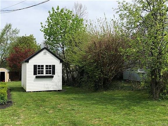 2nd image of 3707 Greenway St