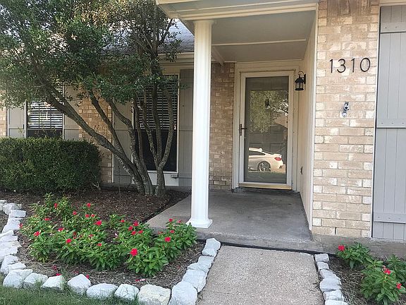 2nd image of 1310 Crestwood Ct