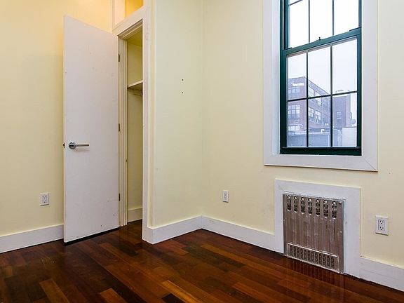 5th image of 276 Boerum St #2T