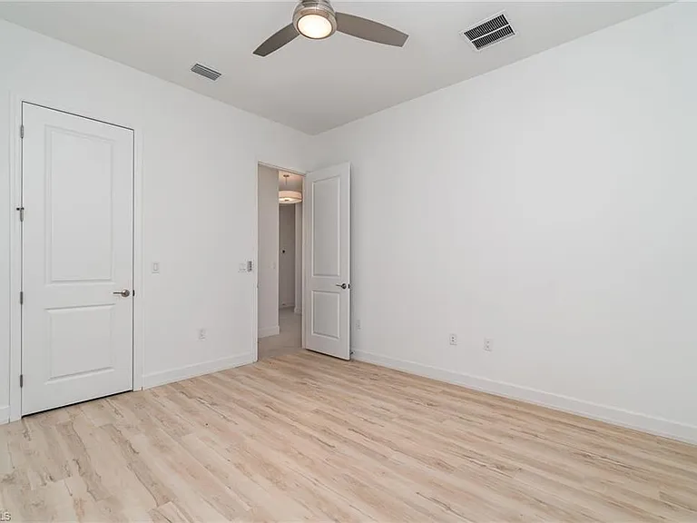 12750 Woodbury Dr — Photo 12