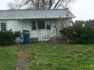 828 S 3rd St, Hoopeston, IL 60942