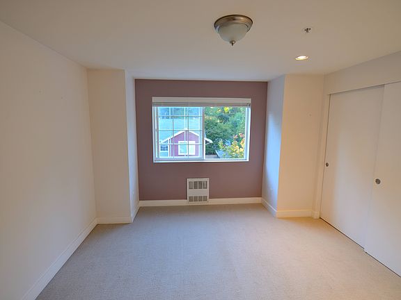 5th image of 14538 12th Ave NE