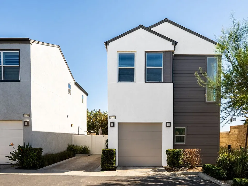 2488 E Encanto Paseo
