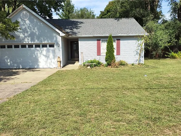 524 Elm St, Mount Zion, IL 62549