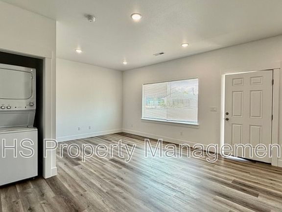 3rd image of 3917 W Van Giesen St #103