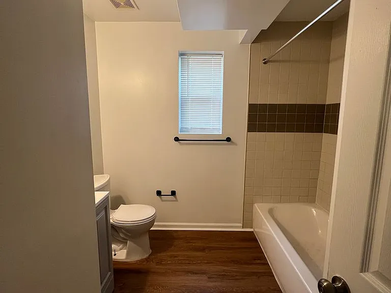 4300 Liberty Heights Ave — Photo 32