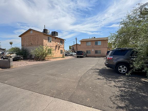 4th image of 641 N 30th St APT 2