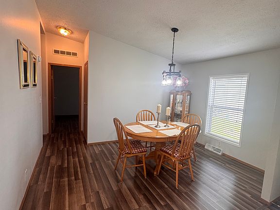 4th image of 1332 Heritage Ct #95