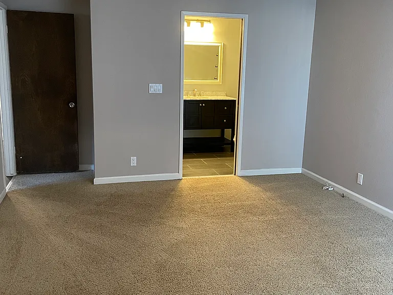 3187 Trinity Pl — Photo 4