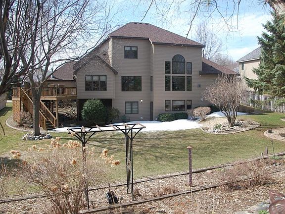 5th image of 361 Wyndham Cir E