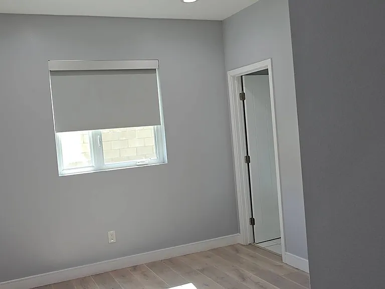 2250 W 14th St — Photo 5