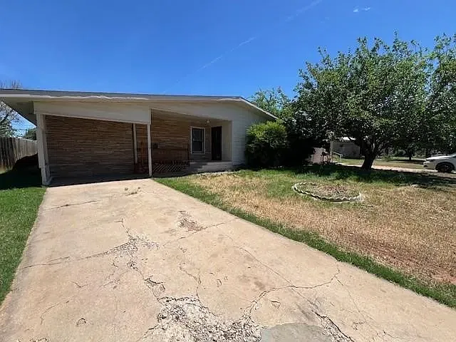 809 S Bowie Dr. — Photo 1