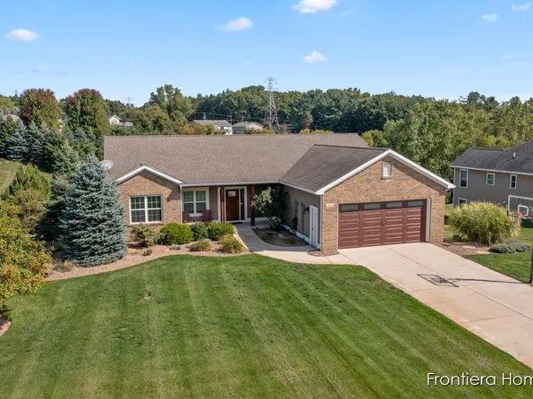 311 Indian Bluffs Dr NE, Sparta, MI 49345