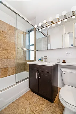 Rented by REAL New York | media 5