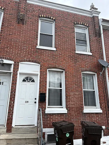 229 W Spruce St Photo 1