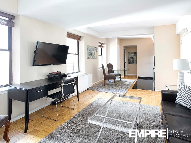 150 W 51st St #1409 — Photo 4
