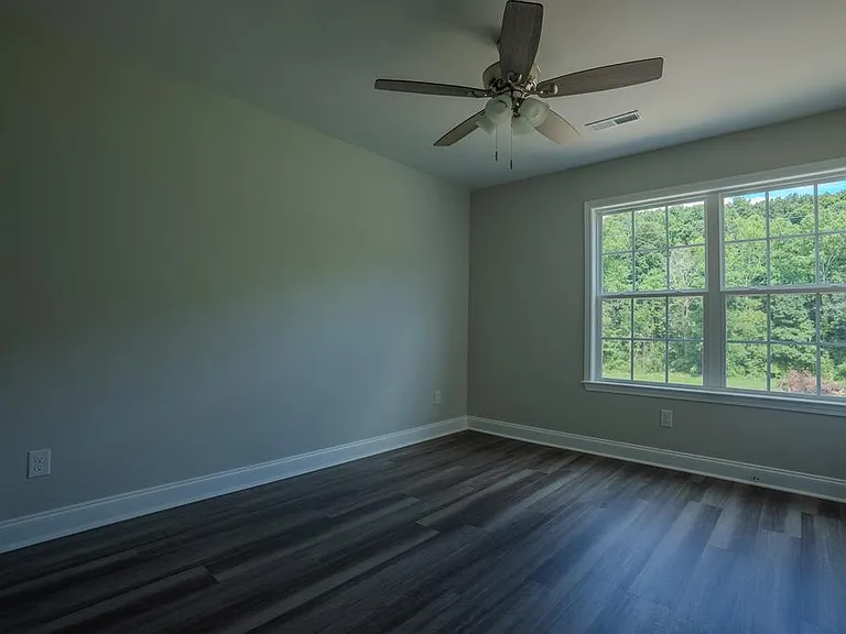 139 Harrison Ln SE — Photo 14
