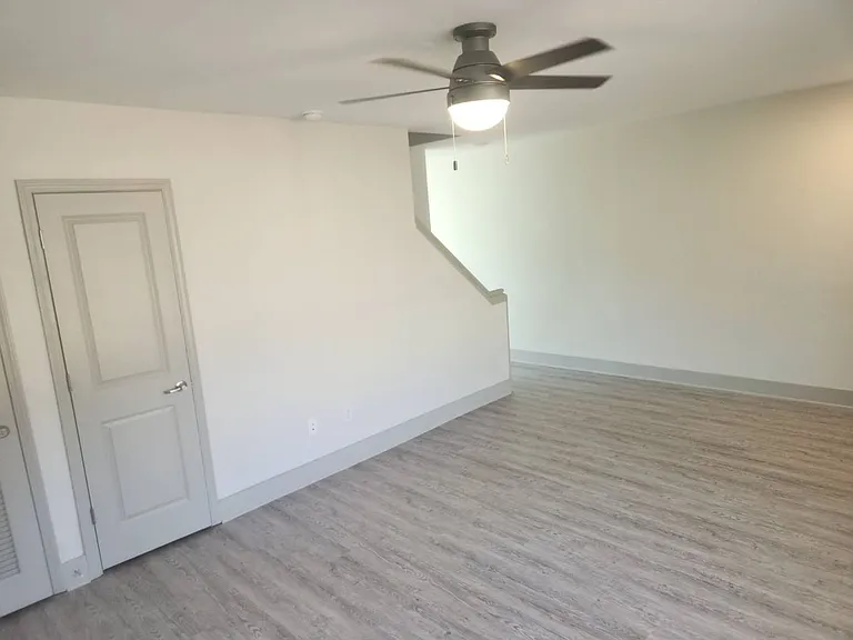 Emory Woods Apartments — Photo 11