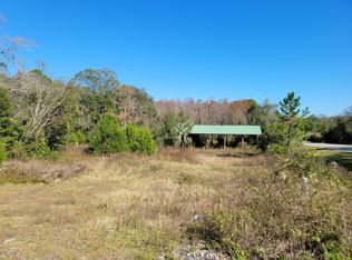 4522 Douglas Ferry Rd, Caryville, FL 32427