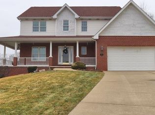 733 Stonegate Dr, Oakdale, PA 15071