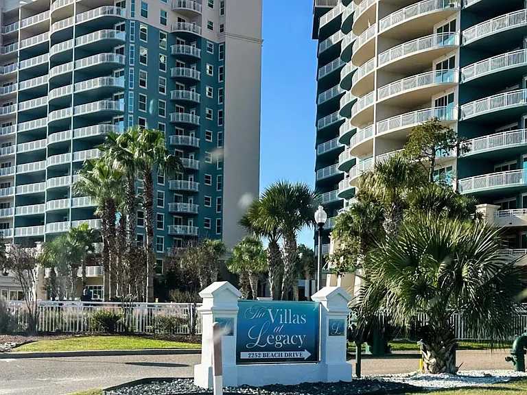 Beach Dr — Photo 24