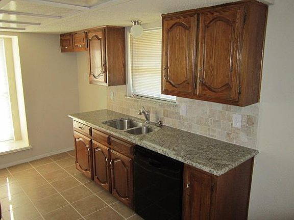 3rd image of 5513 Knollridge Dr