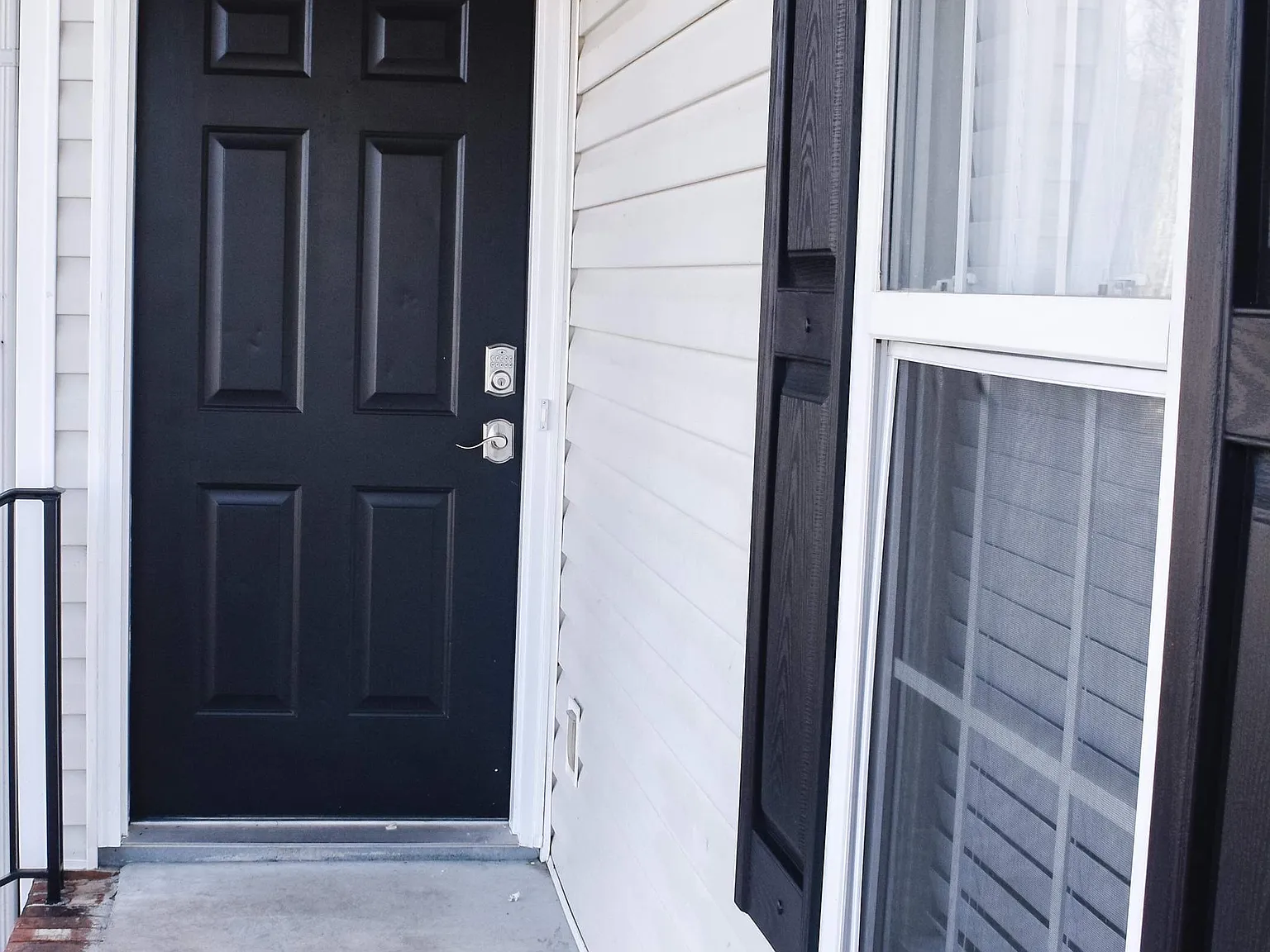 Deveron Townhome — Photo 2