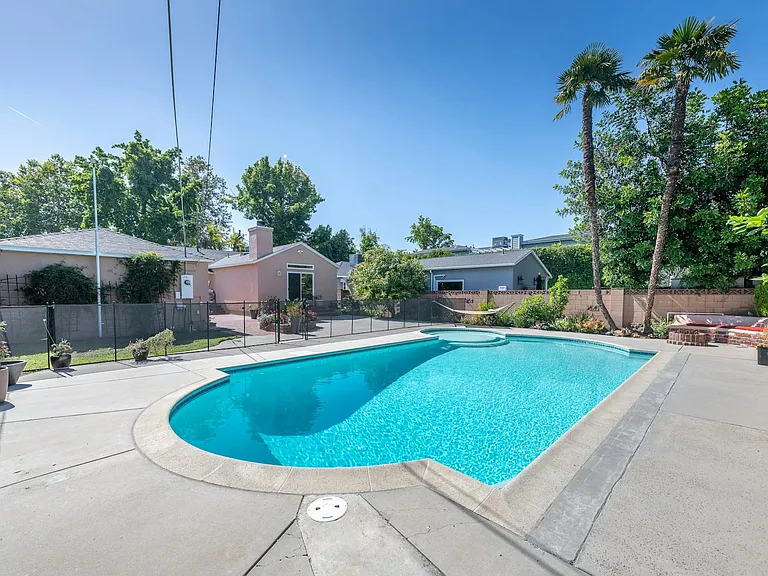 Pool/Backyard