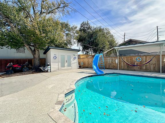 3rd image of 19310 Enchanted Oaks Dr