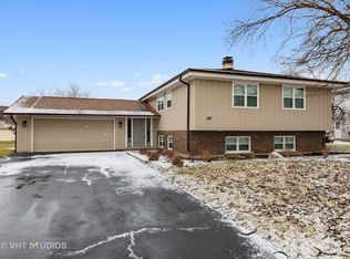 367 Cardinal Dr, Bloomingdale, IL 60108